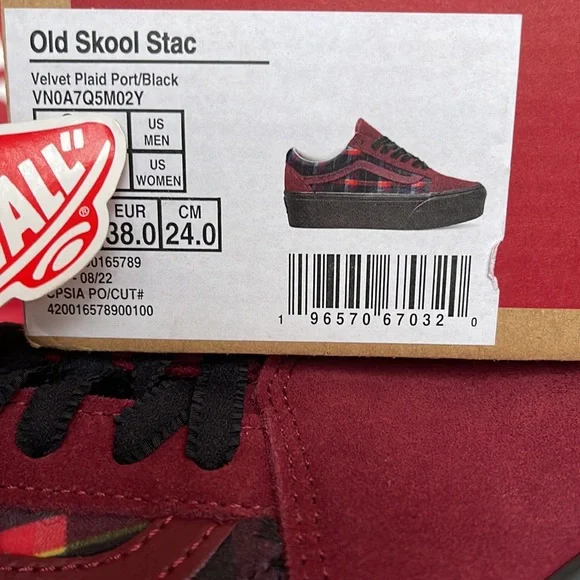 Vans Old Skool Stac
Velvet Plaid Port/Black
VNOA7Q5M02Y
WMNS Platforms - sneaker - Picture 16 of 16